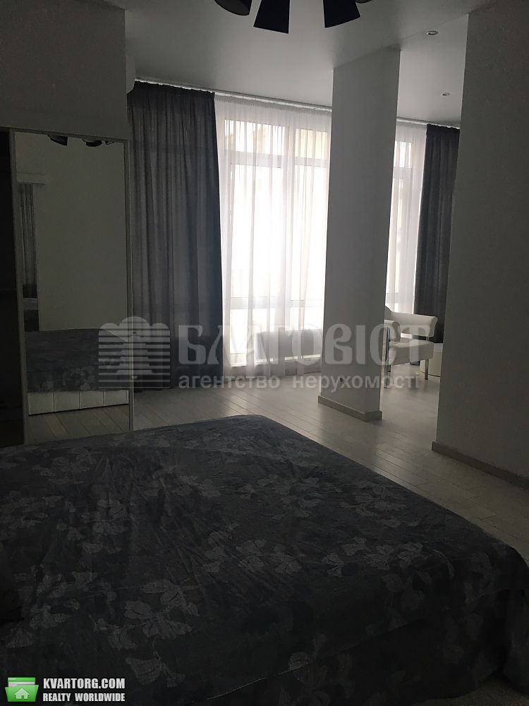 Rent out 2-room apartment. Киев,  Щорса — photo 5