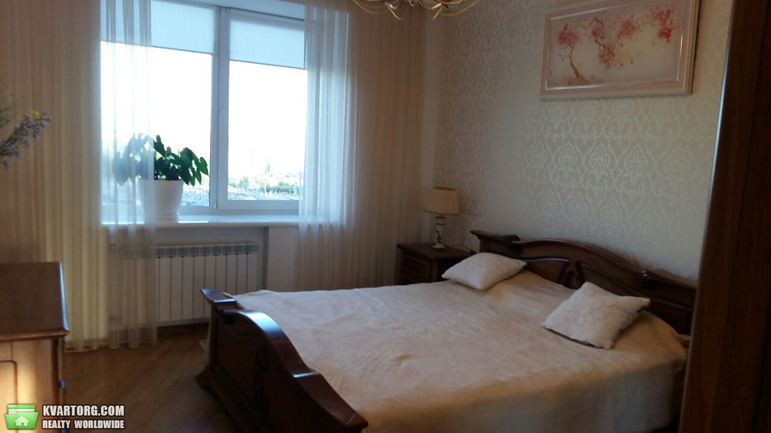 Rent out 3-room apartment. Киев,  Амосова — photo 5