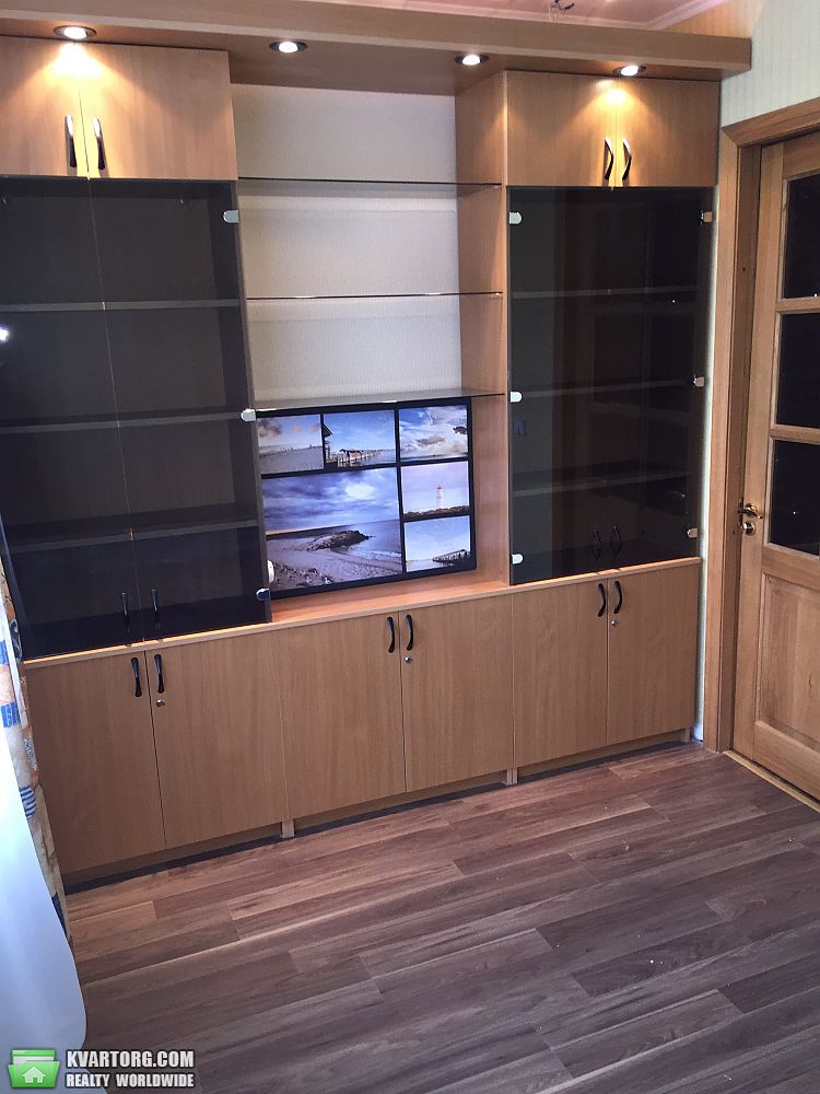 Sell 3-room apartment. Киев,  Дегтяревская — photo 2