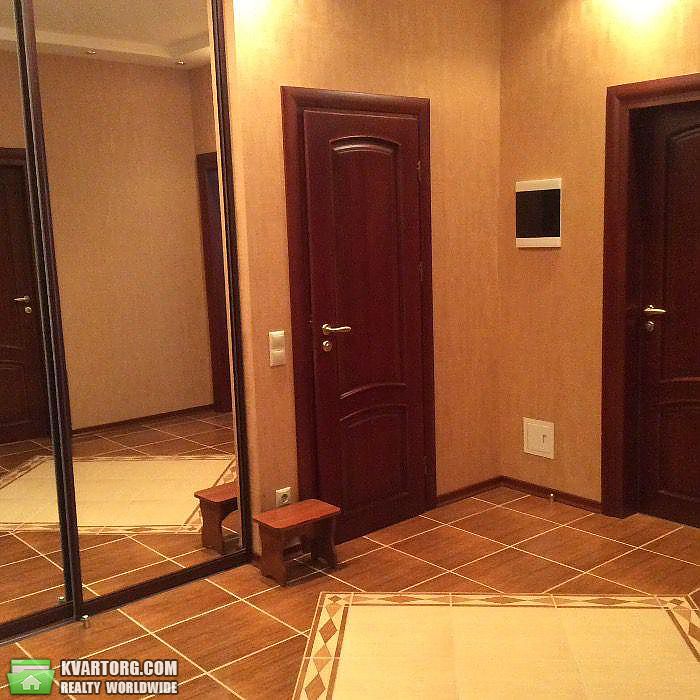 Rent out 3-room apartment. Киев,  Павловская — photo 10