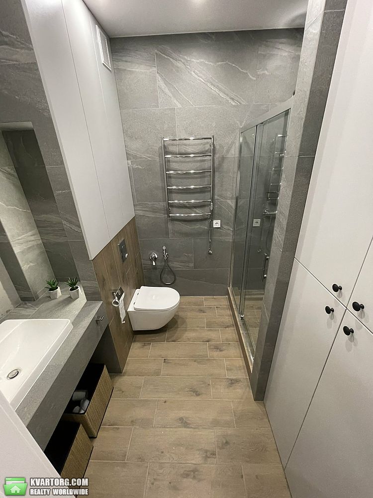 Rent out 2-room apartment. Киев,  Предславинская — photo 2