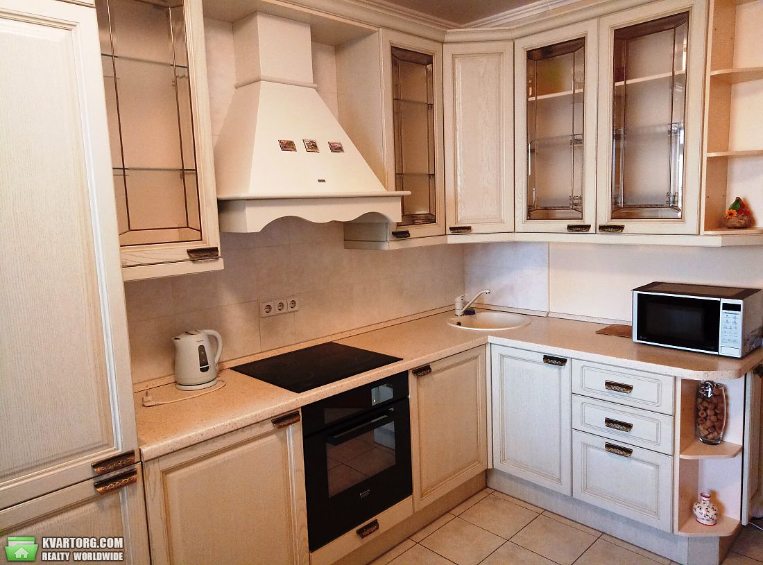 Rent out 3-room apartment. Киев,  Чаадаева — photo 1