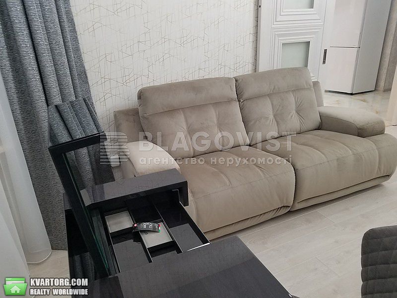 Rent out 1-room apartment. Киев, Коновальця Євгена — photo 2