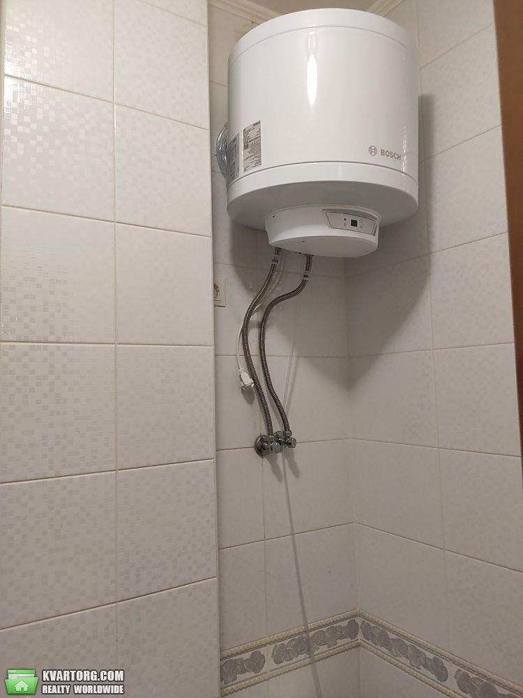 Rent out 1-room apartment. Киев, Мартиросяна — photo 9