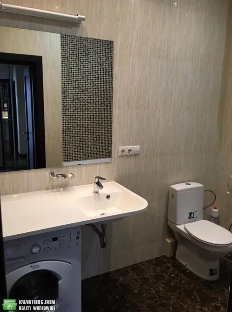 Rent out 2-room apartment. Киев,  Соломенская — photo 3
