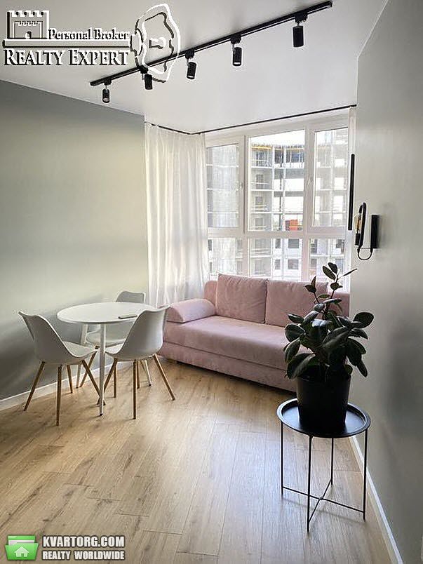 Rent out 1-room apartment. Киев,  Новополевая — photo 1