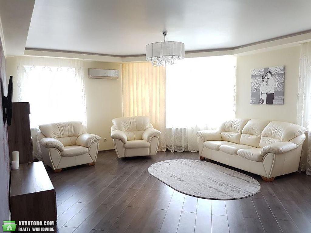 Rent out 2-room apartment. Киев,  Дегтяревская — photo 1