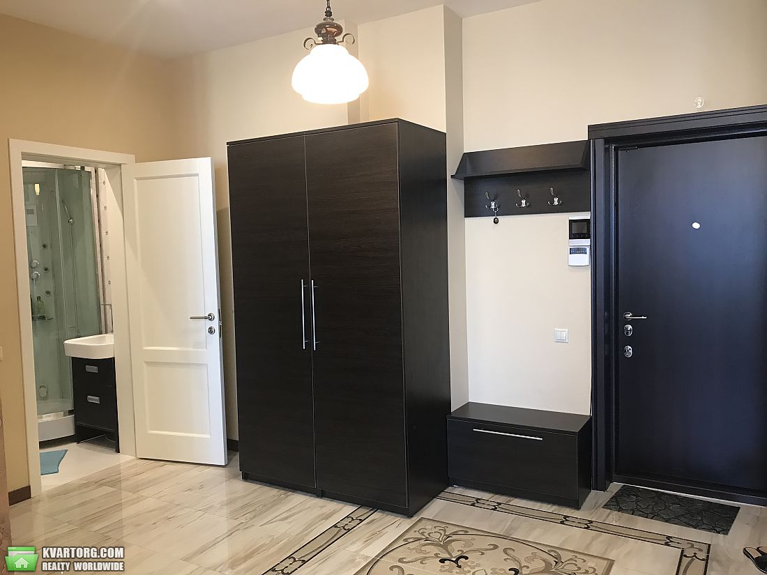 Rent out 3-room apartment. Киев,  Щорса — photo 10