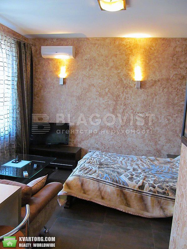 Rent out 1-room apartment. Киев,  Трехсвятительская — photo 2