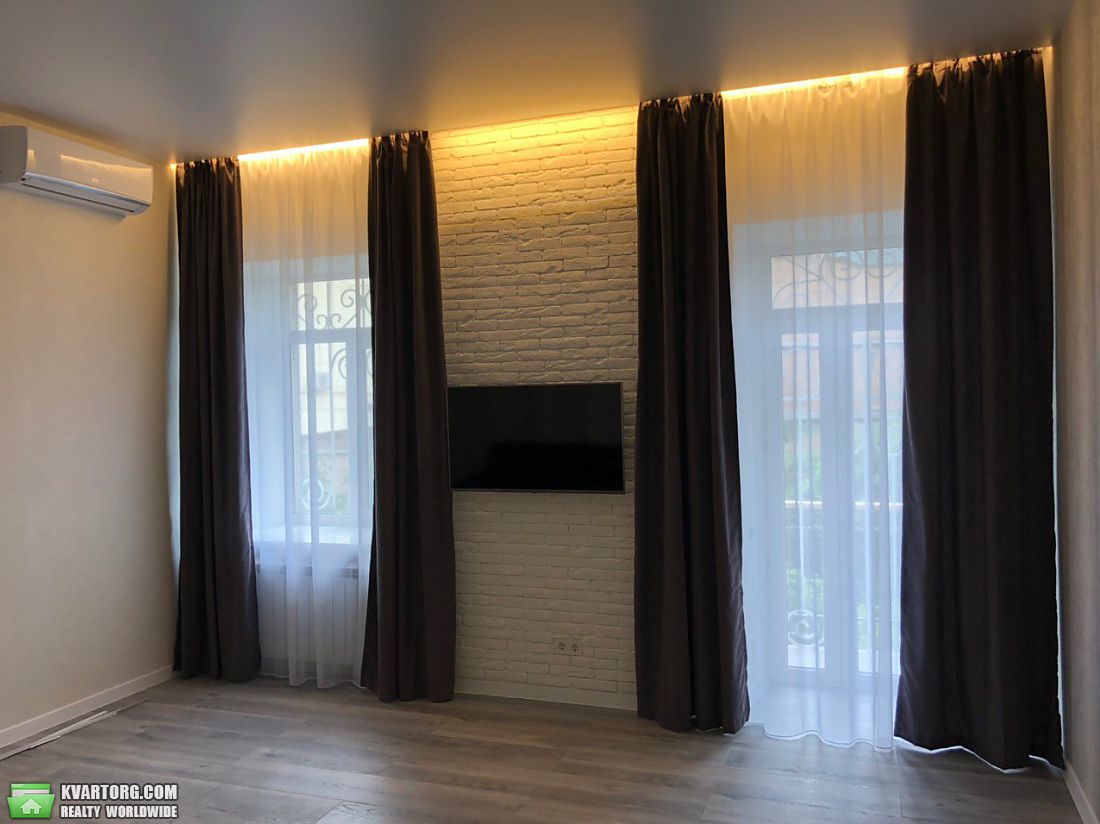 Rent out 3-room apartment. Киев,  Толстого — photo 1