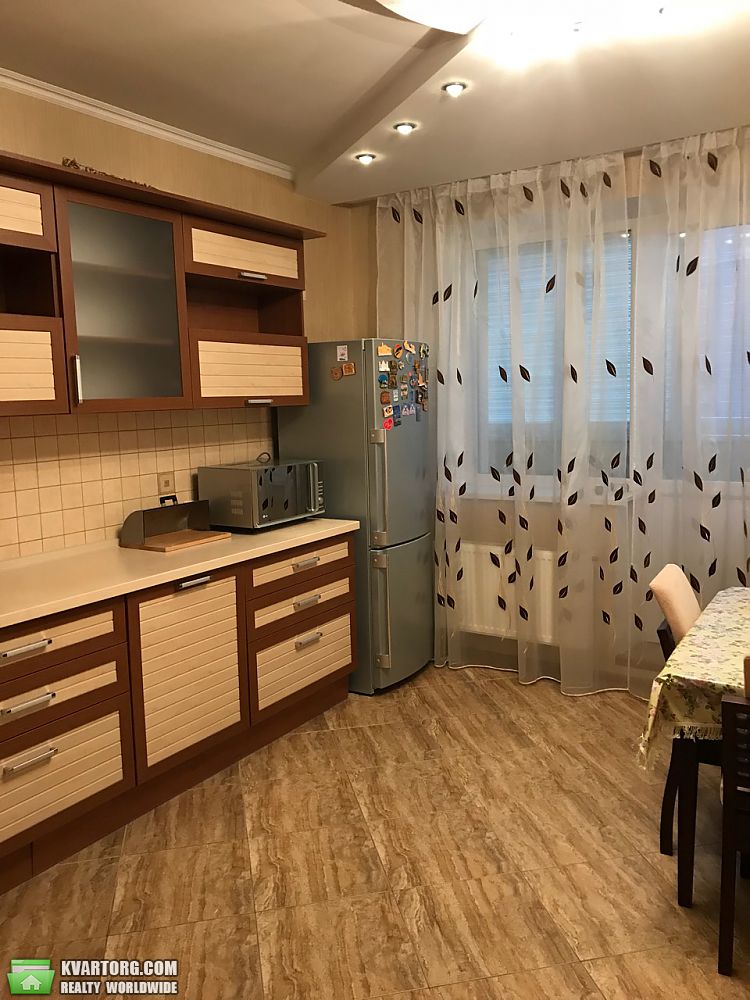 Rent out 2-room apartment. Киев,  Голосеевская — photo 2