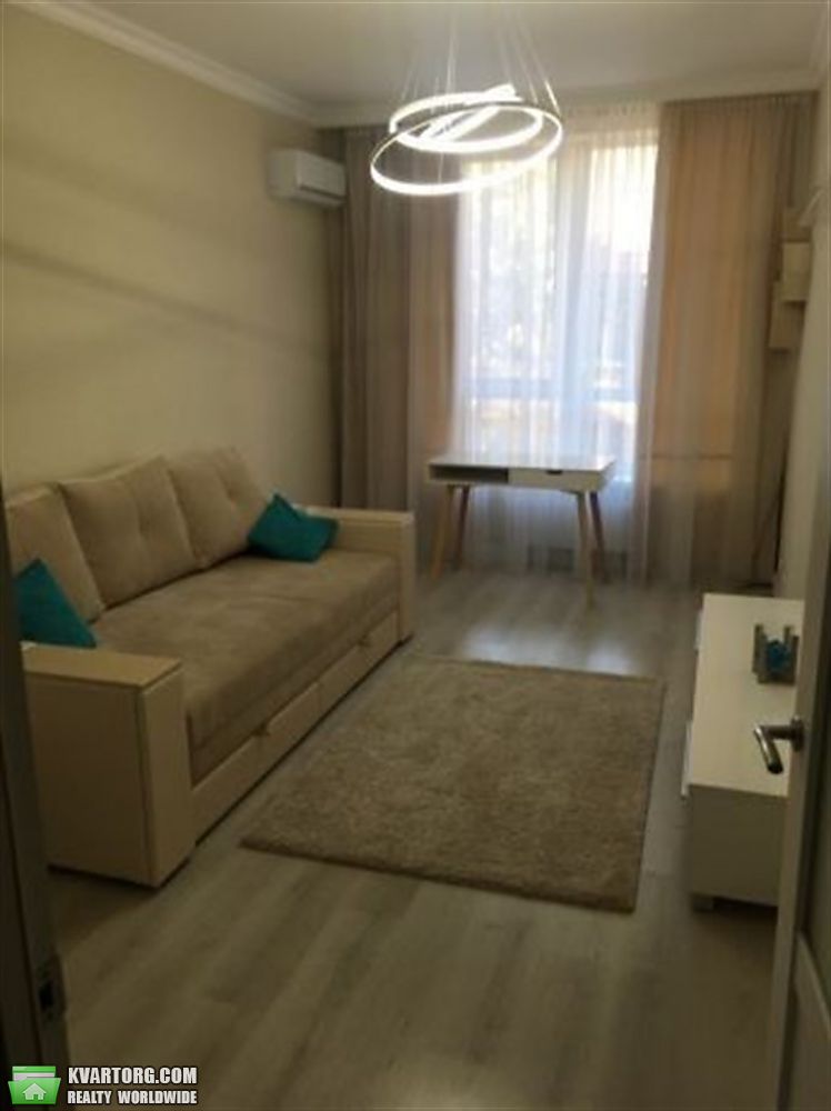 Rent out 1-room apartment. Киев, Соломнская — photo 3