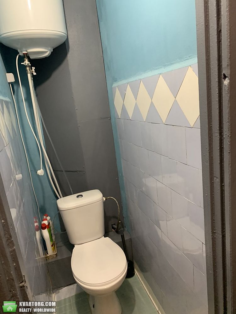 Rent out 2-room apartment. Киев, Дарницький бульвар — photo 8