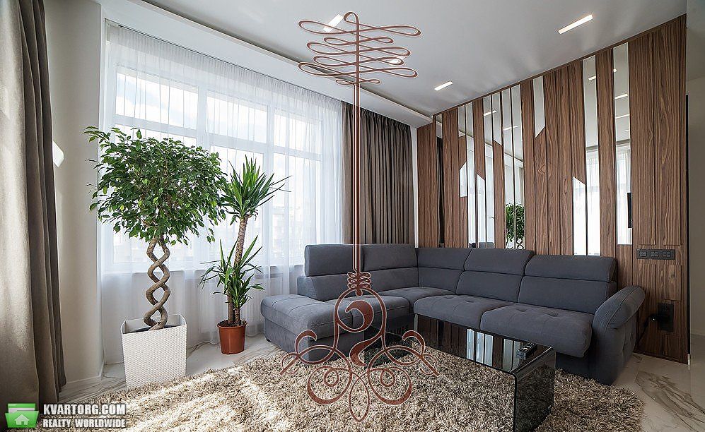 Sell 4-room apartment. Киев,  Драгомирова — photo 2