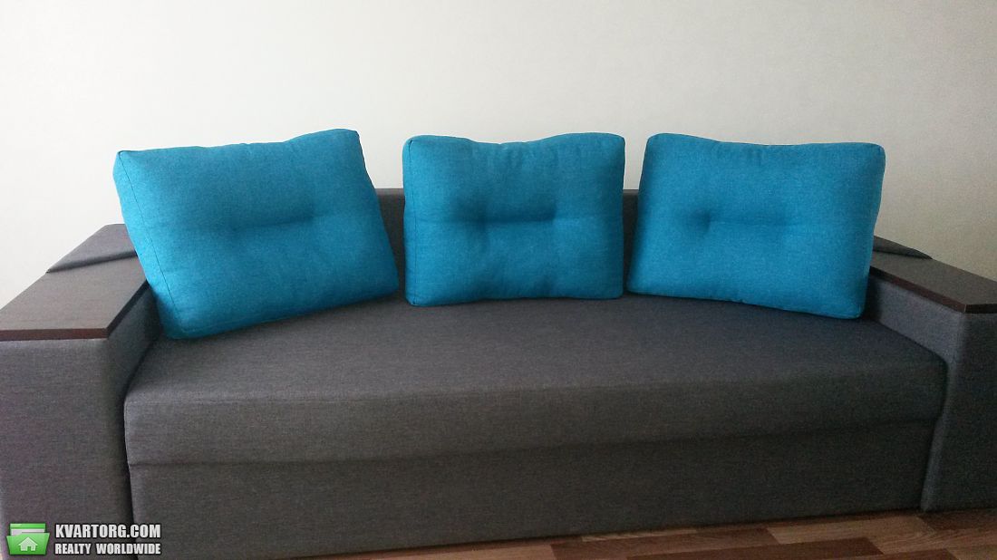 Rent out 2-room apartment. Киев,  Гмыри — photo 3