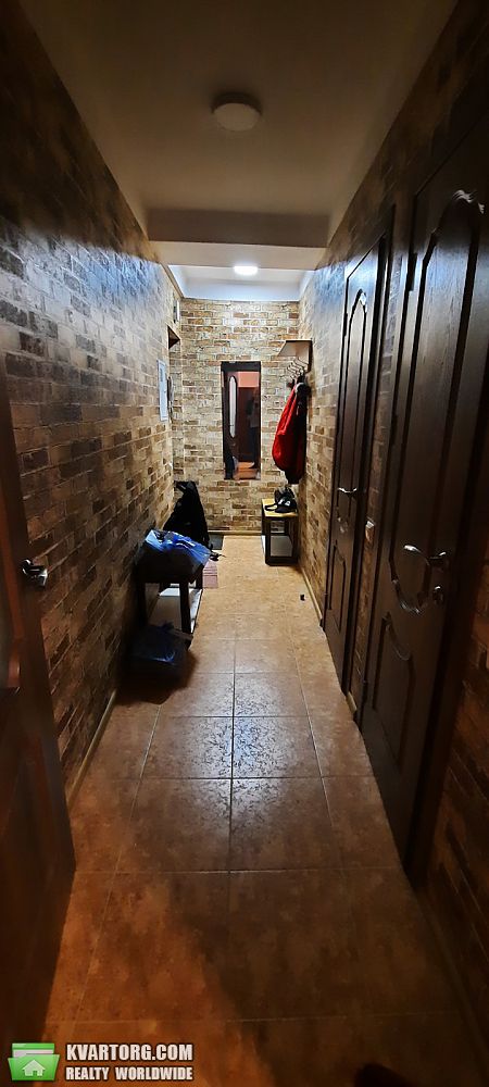 Rent out 2-room apartment. Киев,  Жукова — photo 3