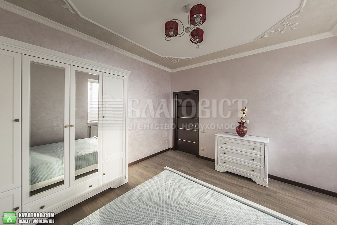 Rent out 3-room apartment. Киев,  Лабораторный пер — photo 1