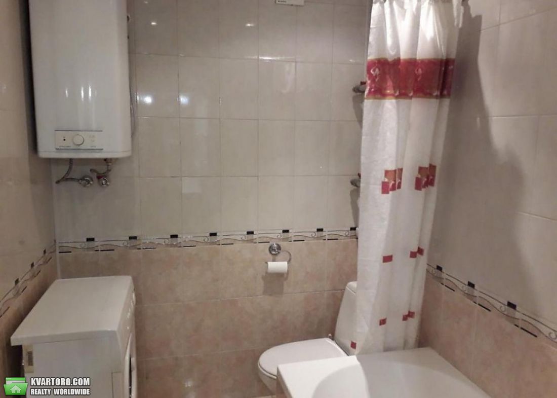Rent out 2-room apartment. Киев,  Богдана Хмельницкого — photo 5