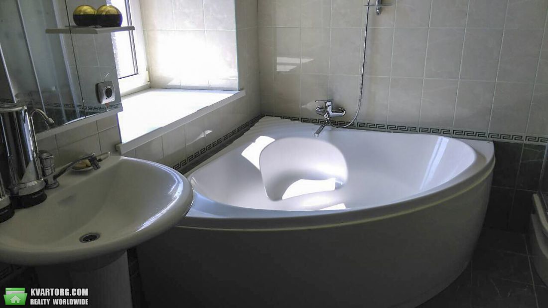 Rent out 2-room apartment. Киев, Лаврская — photo 5