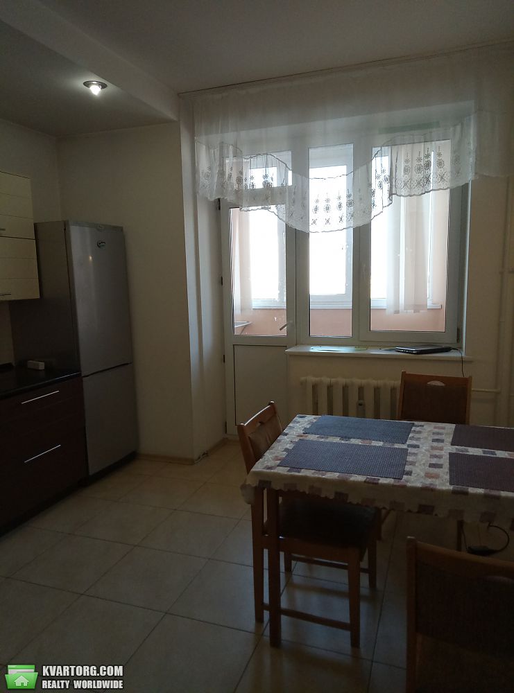 Rent out 2-room apartment. Киев,  Бажана — photo 4
