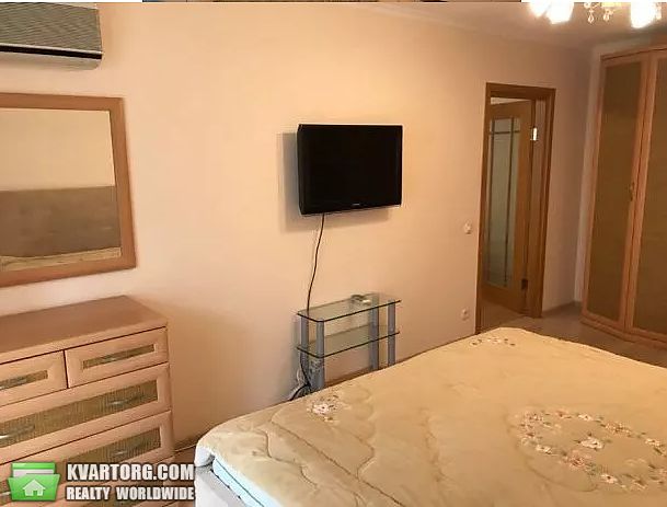 Rent out 2-room apartment. Киев,  Щорса — photo 4