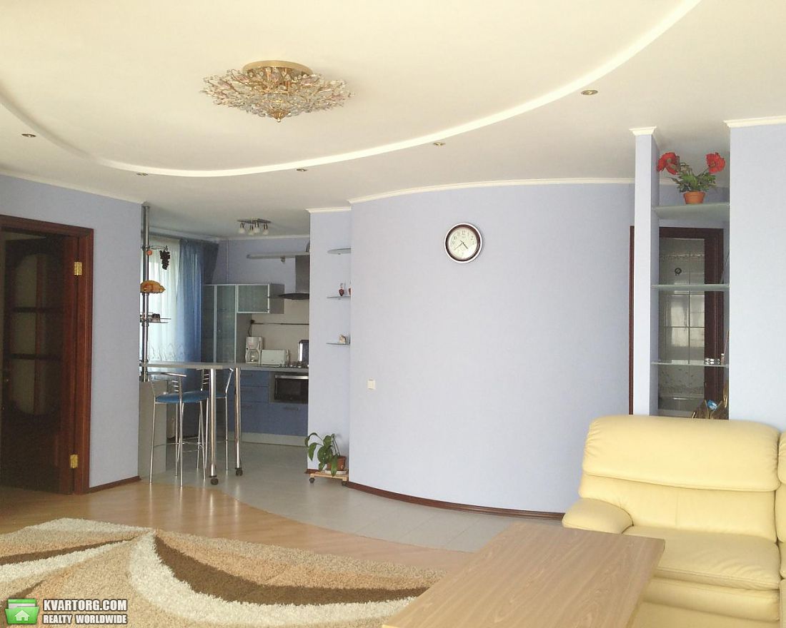 Rent out 2-room apartment. Киев,  Никольско-Ботаническая — photo 1