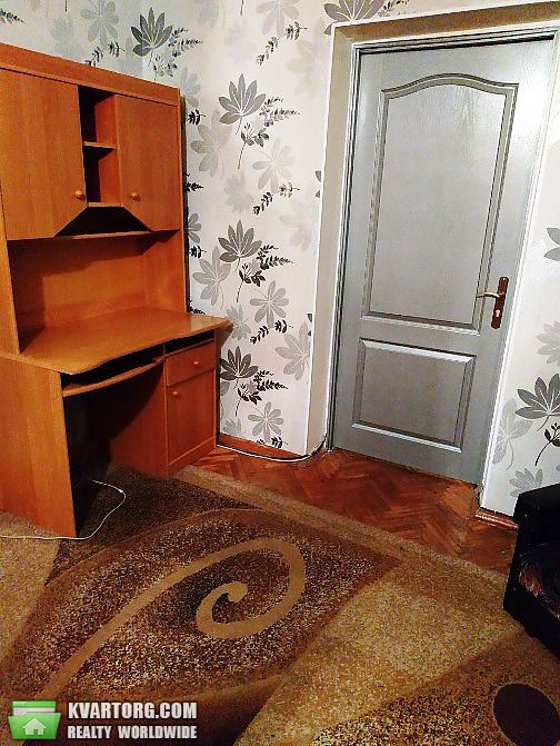 Rent out 2-room apartment. Киев,  Мира пр — photo 2
