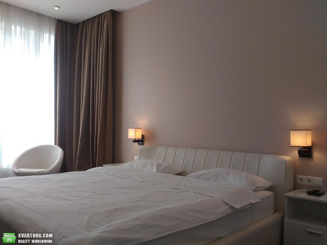 Rent out 2-room apartment. Киев, деловая — photo 6