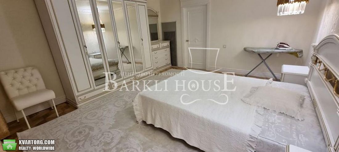 Rent out 4-room apartment. Киев,  Нижний Вал — photo 3