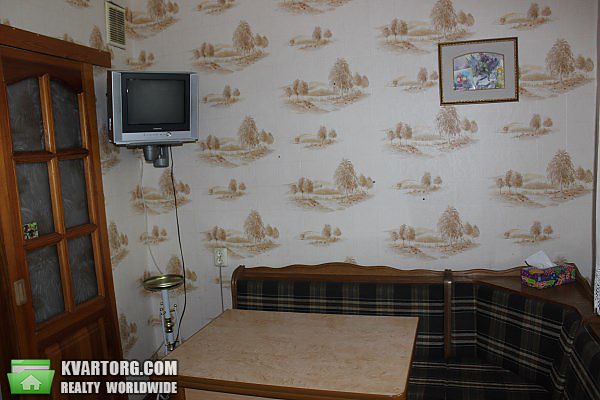 Rent out 2-room apartment. Киев,  Ревуцкого — photo 3