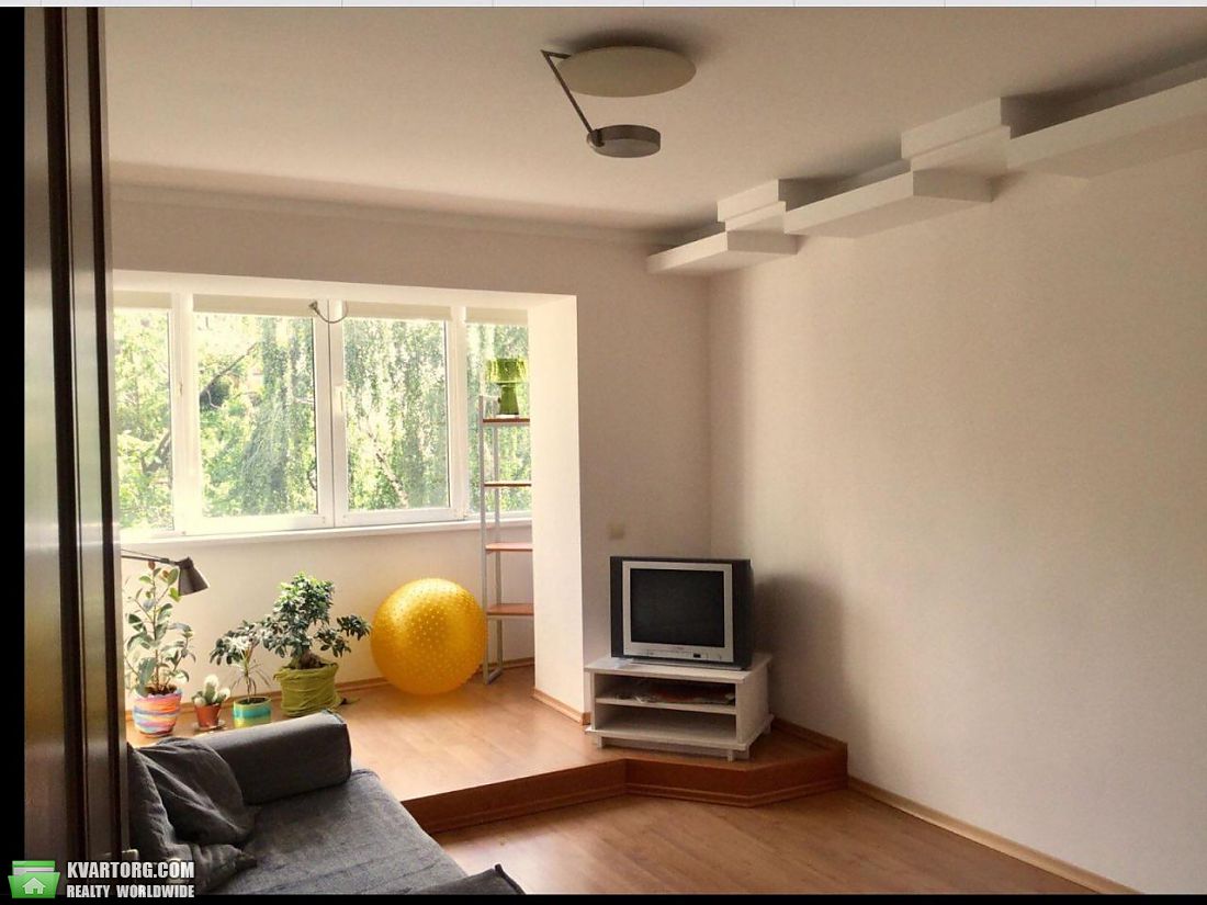 Rent out 2-room apartment. Киев,  Саксаганского — photo 3