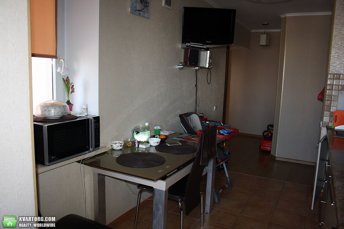 Sell 3-room apartment. Киев,  Радужная — photo 9