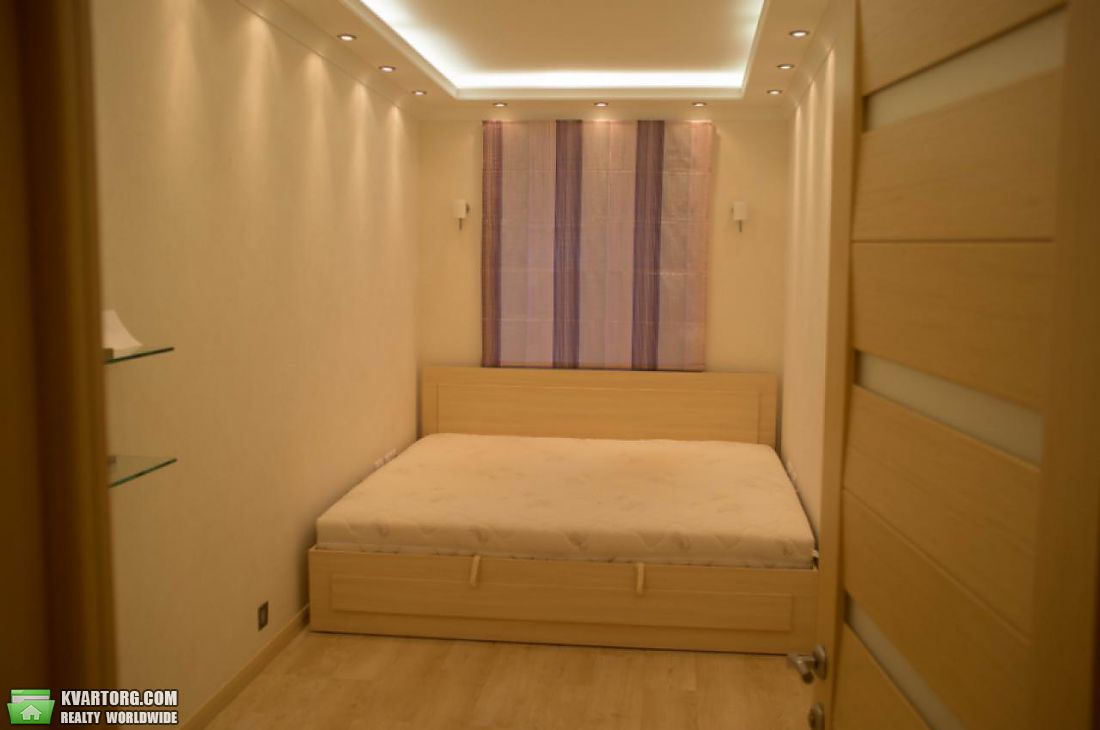 Rent out 2-room apartment. Киев,  Московская — photo 2