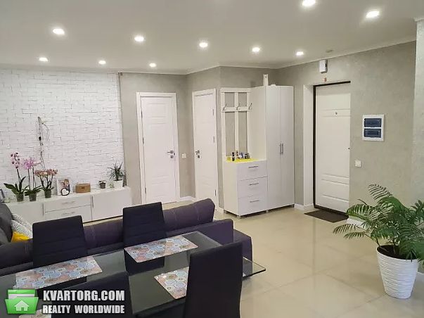 Sell 2-room apartment. Киев,  Крушельницкой — photo 1