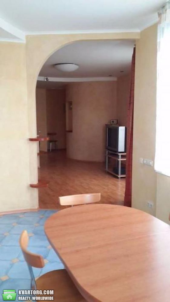 Rent out 3-room apartment. Киев, Деревлянская — photo 4