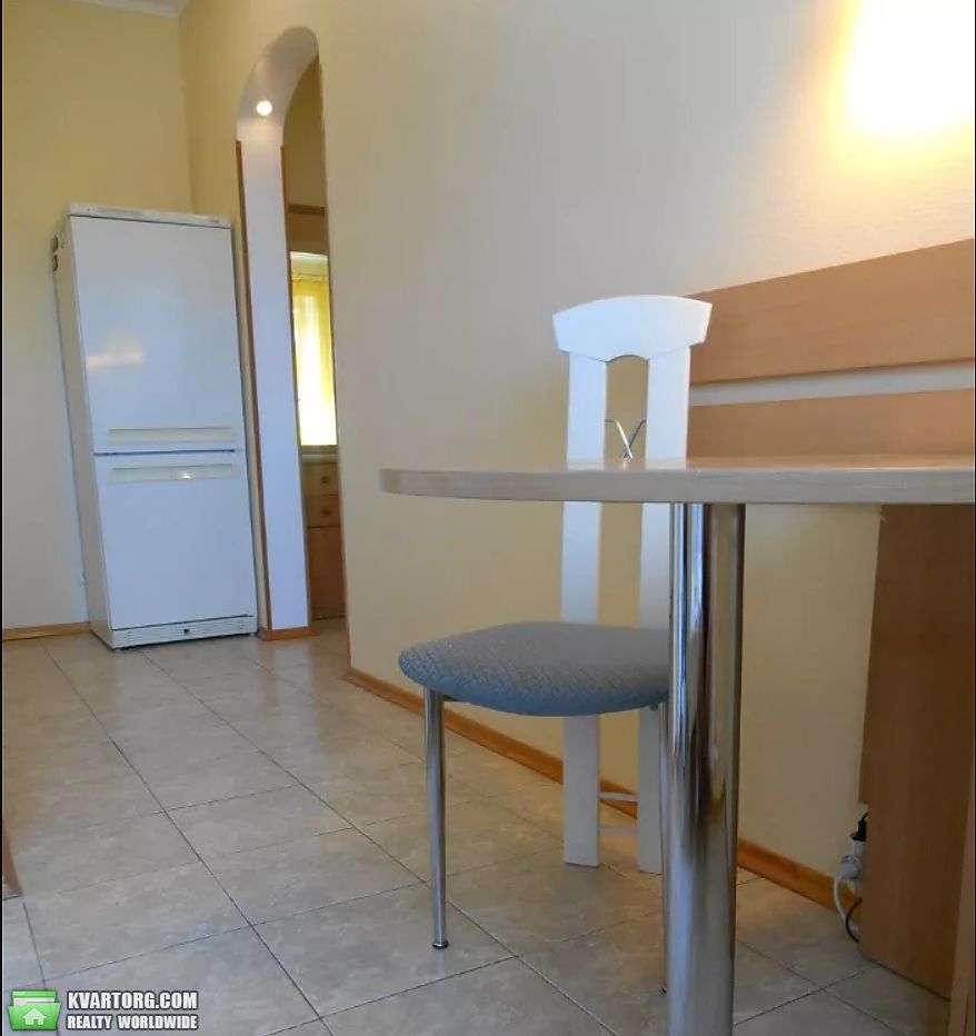 Rent out 2-room apartment. Киев,  Приозерная — photo 1