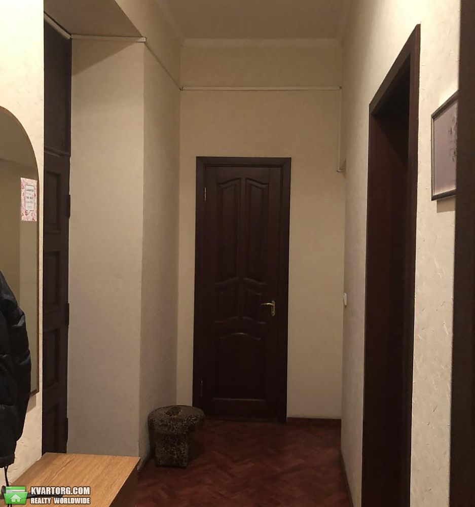 Rent out 2-room apartment. Киев,  Набережно-Крещатикская — photo 2