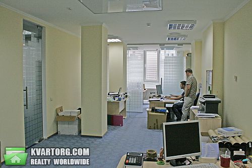 Rent out office. Киев, Почайнинская — photo 1