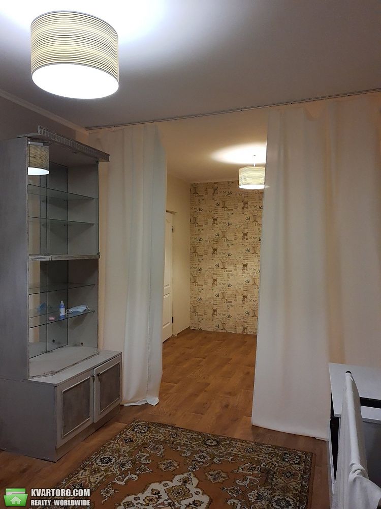 Rent out 2-room apartment. Киев, Верховинная — photo 4