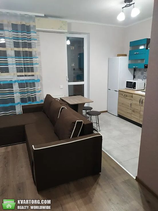 Rent out 1-room apartment. Киев, Семьи Кульженков ул. — photo 1