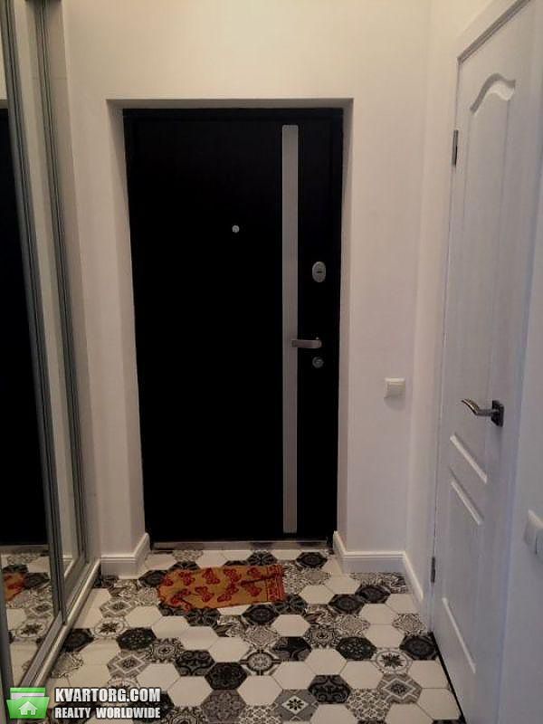 Rent out 2-room apartment. Киев,  Богдана Хмельницкого — photo 7