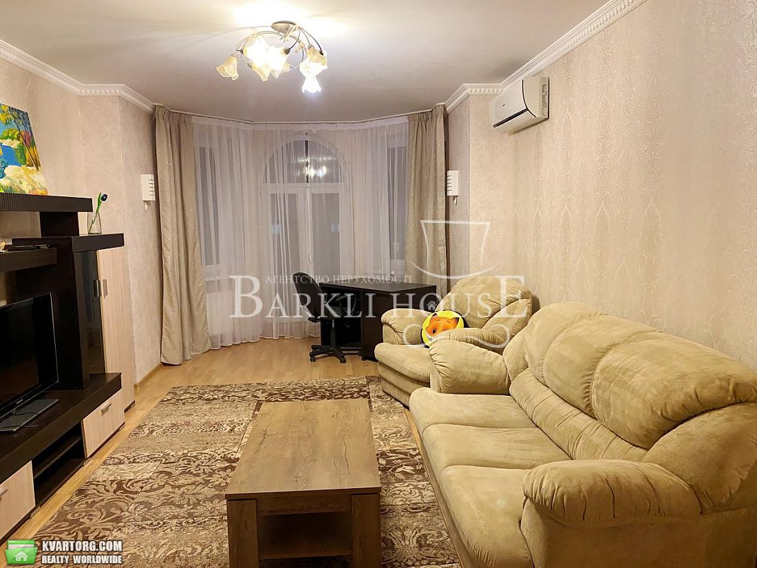 Rent out 2-room apartment. Киев,  Полтавская — photo 1