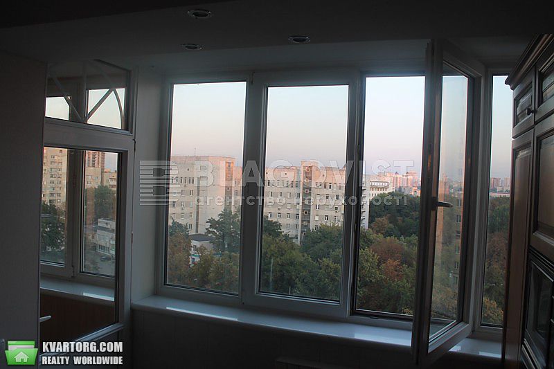 Rent out 3-room apartment. Киев,  Герцена — photo 9