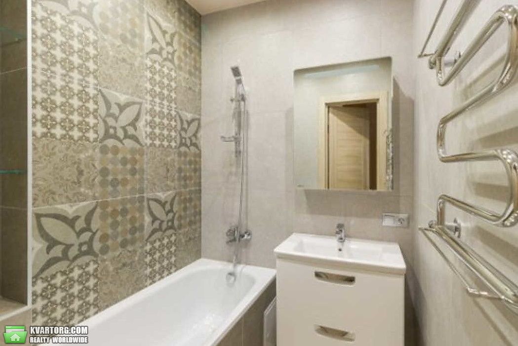 Rent out 2-room apartment. Киев,  Чавдар — photo 4