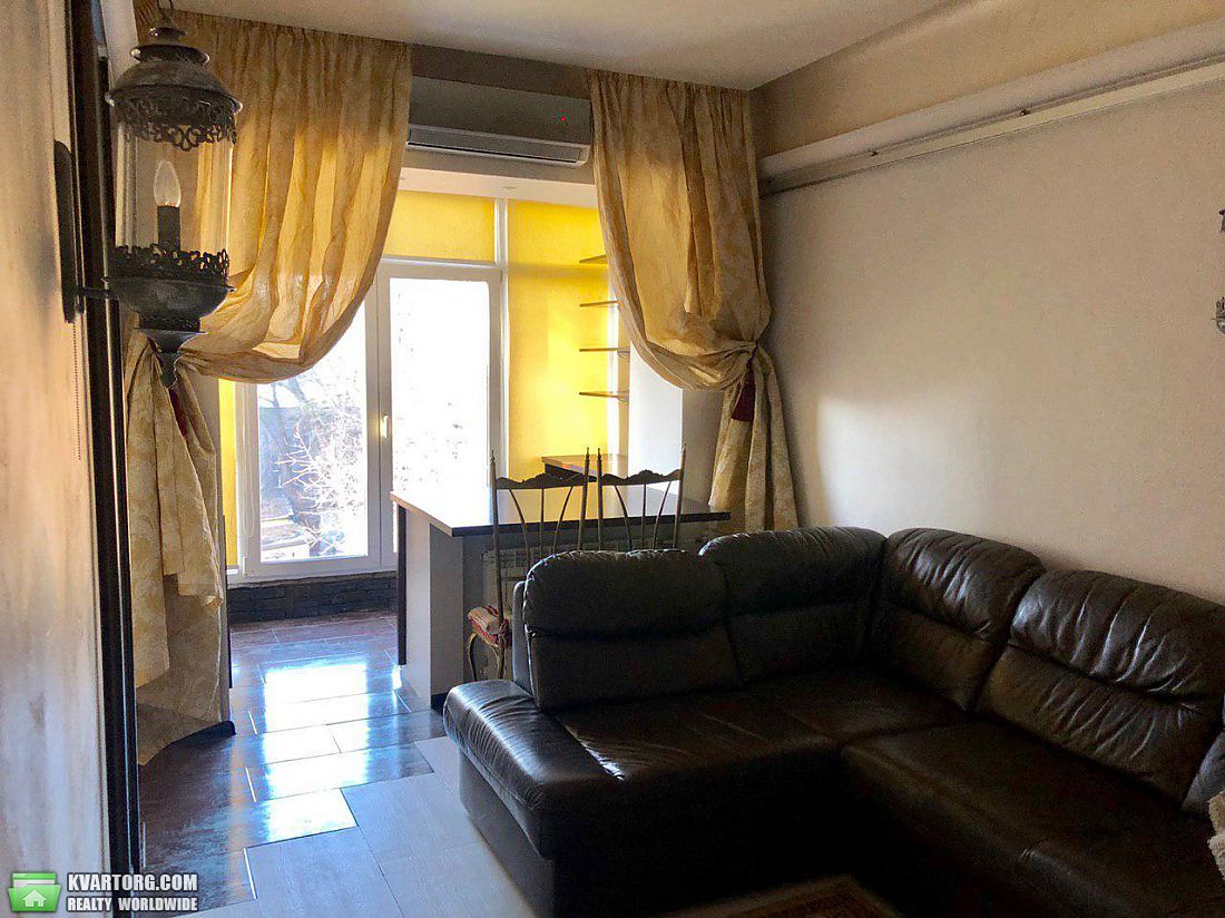 Rent out 2-room apartment. Киев,  Гоголевская — photo 3