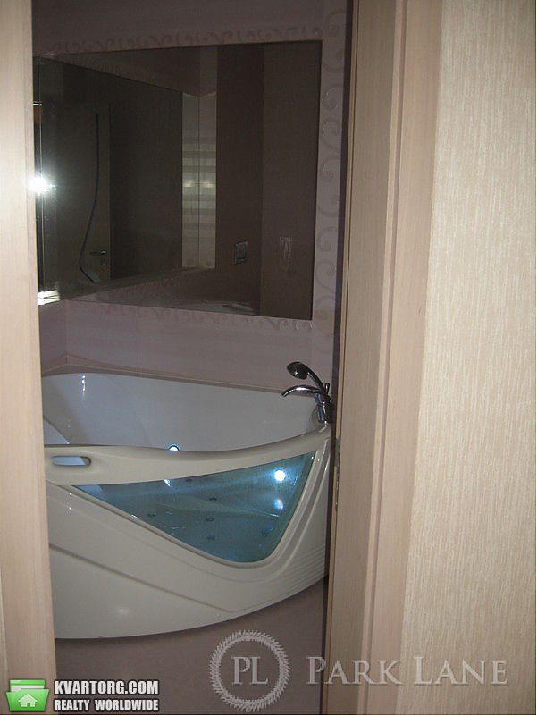 Sell 4-room apartment. Киев,  Щорса — photo 8