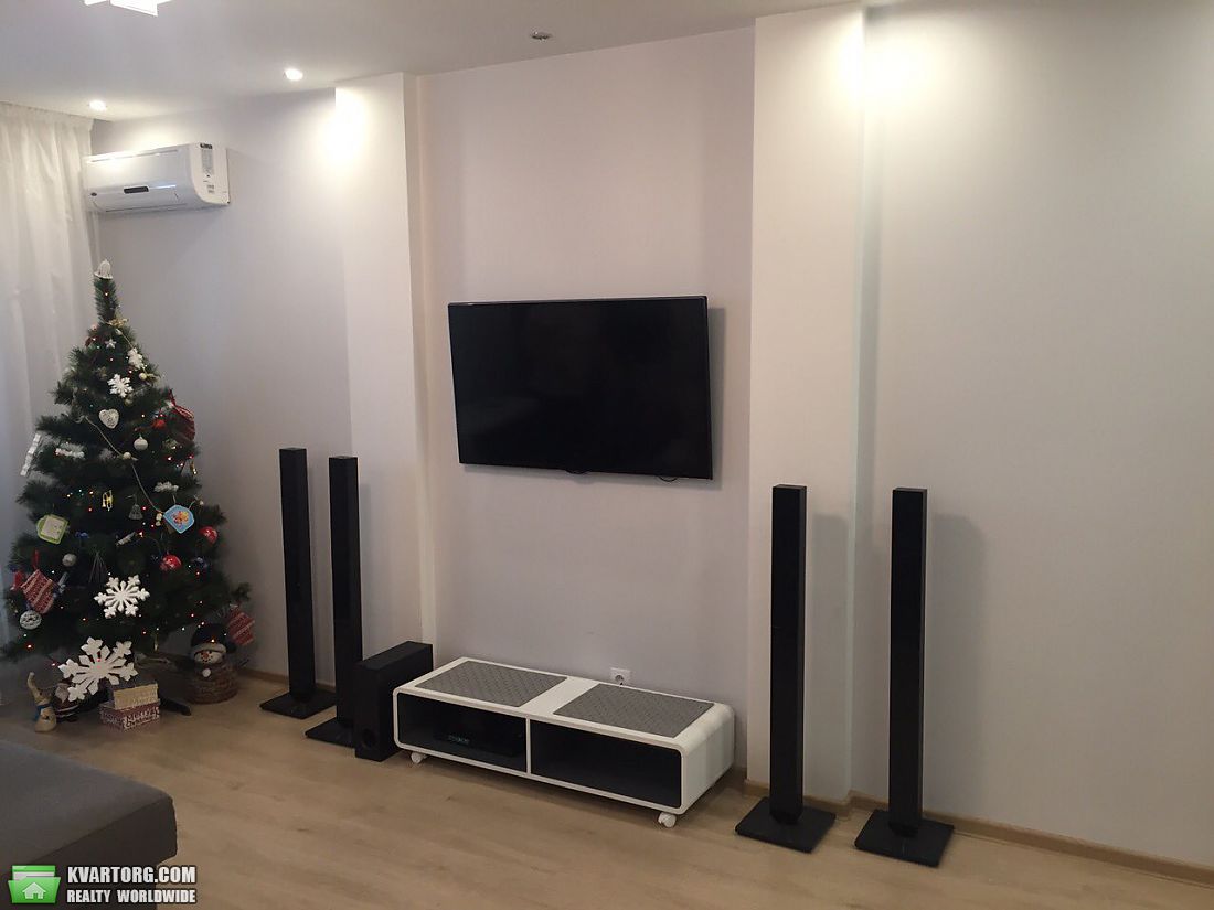 Rent out 2-room apartment. Киев,  Севастопольская — photo 4