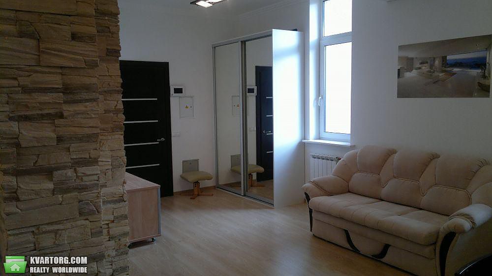 Rent out 2-room apartment. Киев,  Коперника — photo 3