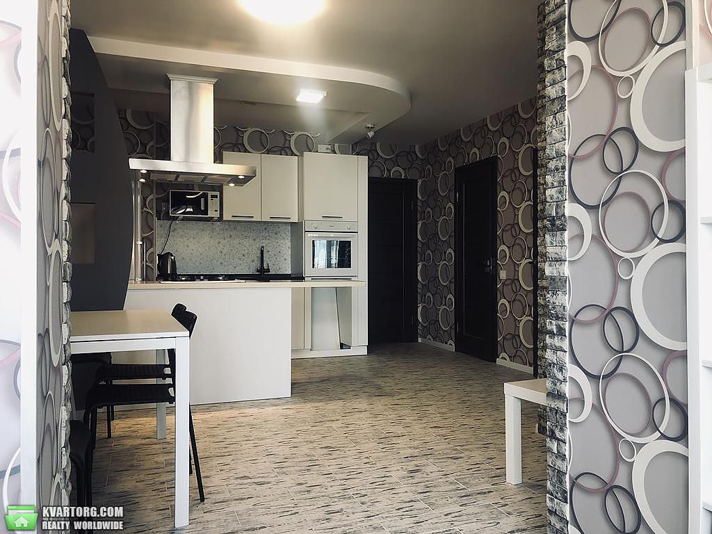 Sell 2-room apartment. Днепропетровск, Набережная Победы — photo 1