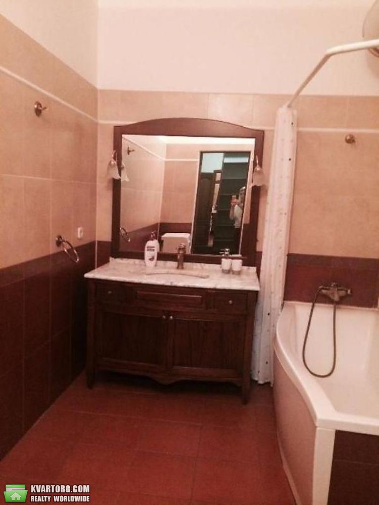 Rent out 2-room apartment. Киев,  Саксаганского — photo 4